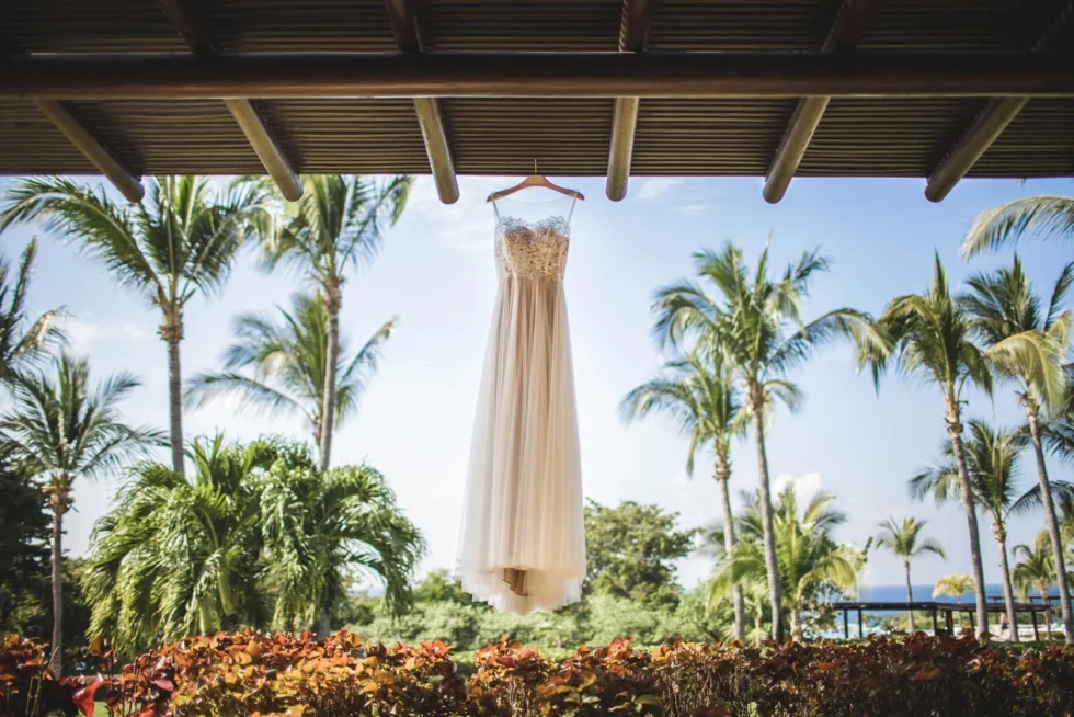 How to Choose a Photo-Friendly Cabo Wedding Dress