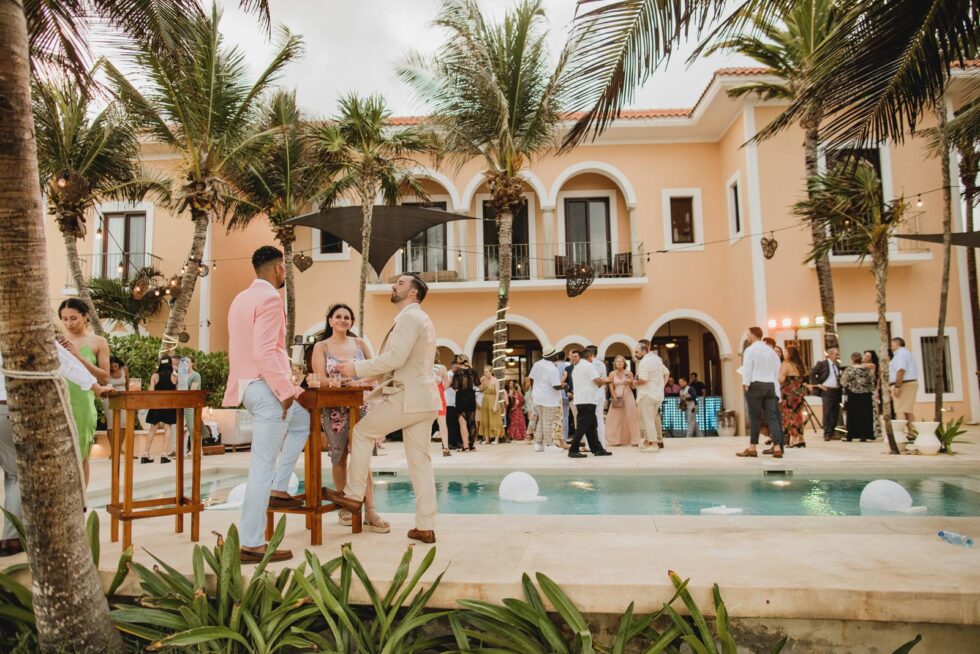 Poolside Cocktail Hour Pics: Capturing Relaxed Vibes in Cabo